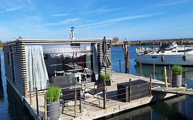 Houseboat Of Grimm